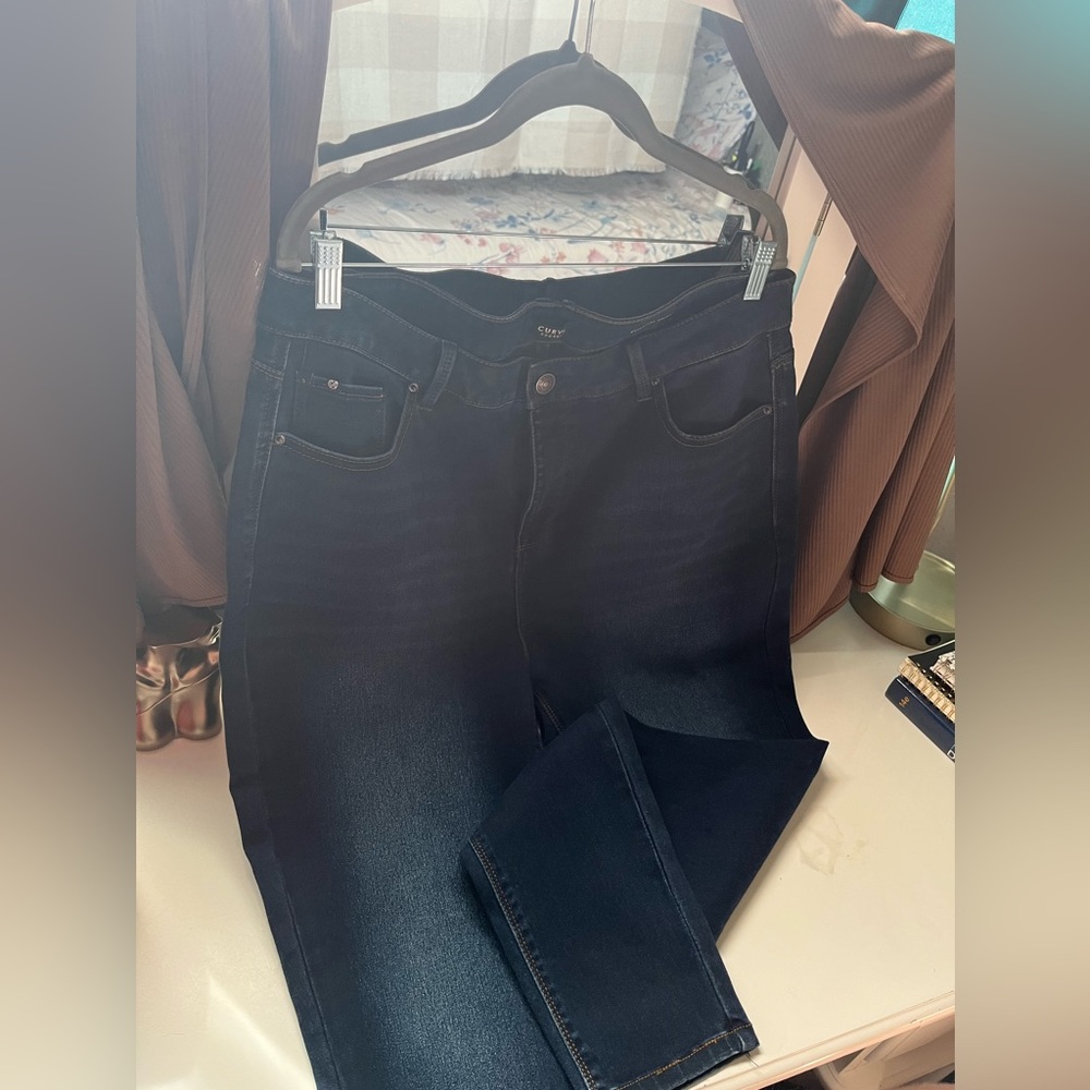 Blue jeans size 18w has stretch never worn.